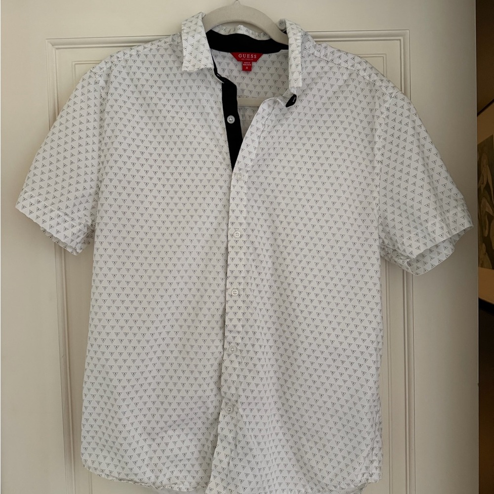 GUESS Men's White and Black Patterned Shirt